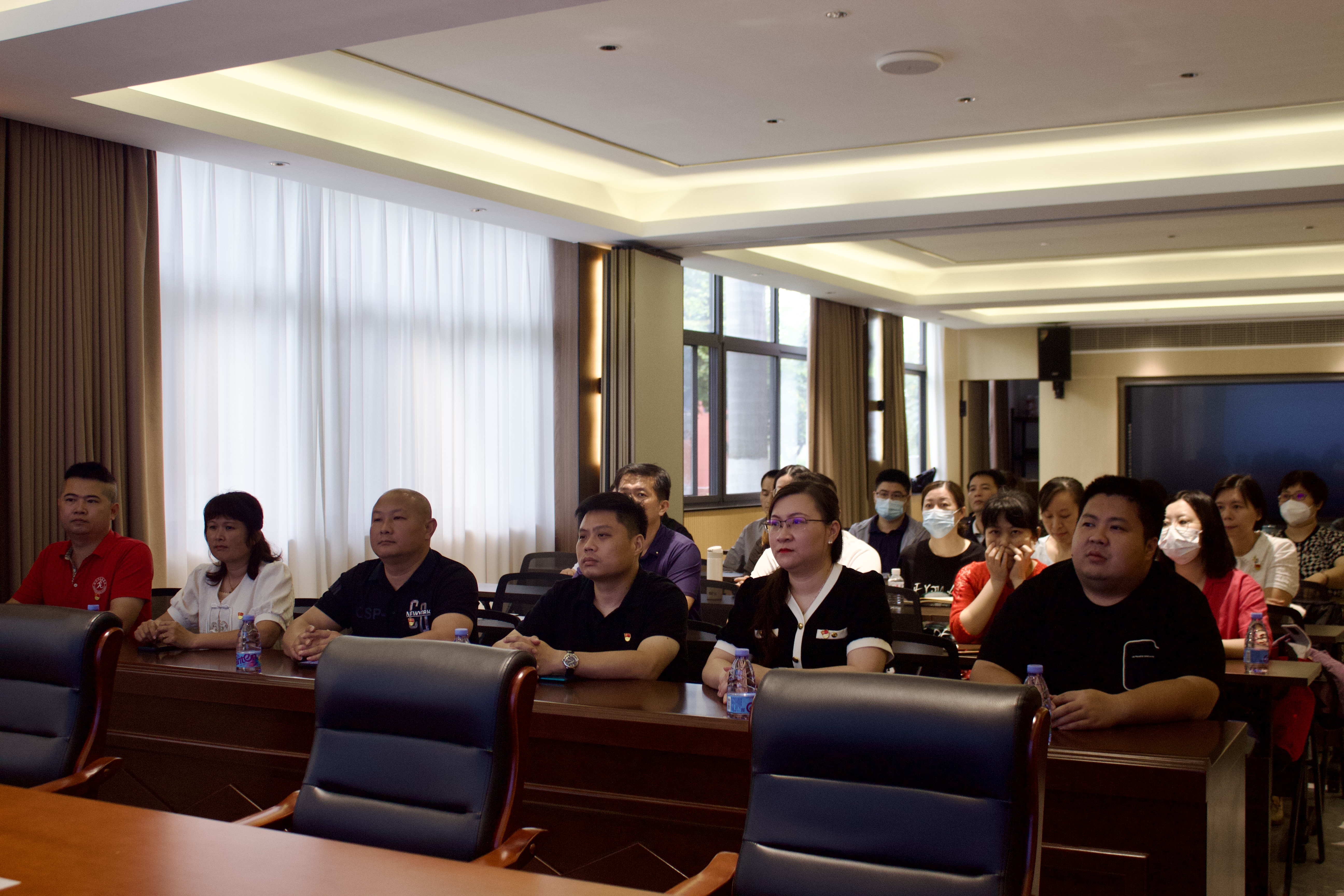 党建共建促提升，校企联学共发展——福建省明欣集团有限公司党支部与漳州职业技术学院国际合作学院党总支联合开展党日活动(图1)